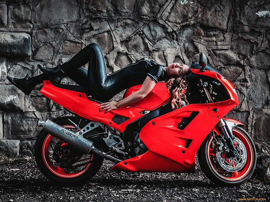 Beautiful girl Beautiful girls and motorcycles in Reykjavik