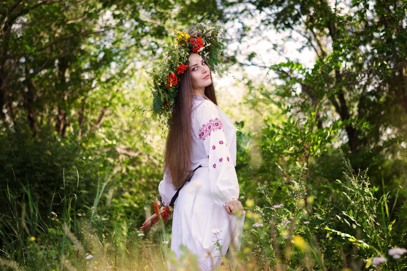 Slavic girls brings the glow — live moments in Reykjavik