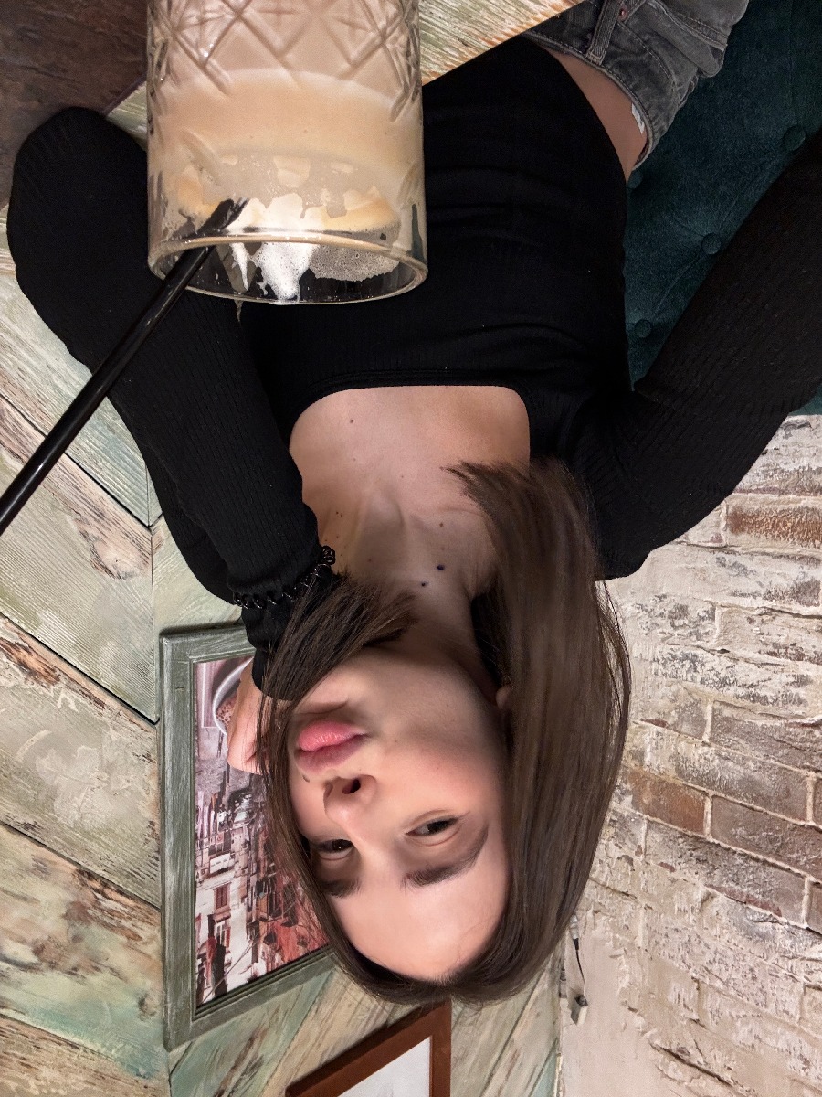 Fresh photos, fresh mood — Tina online in Reykjavik